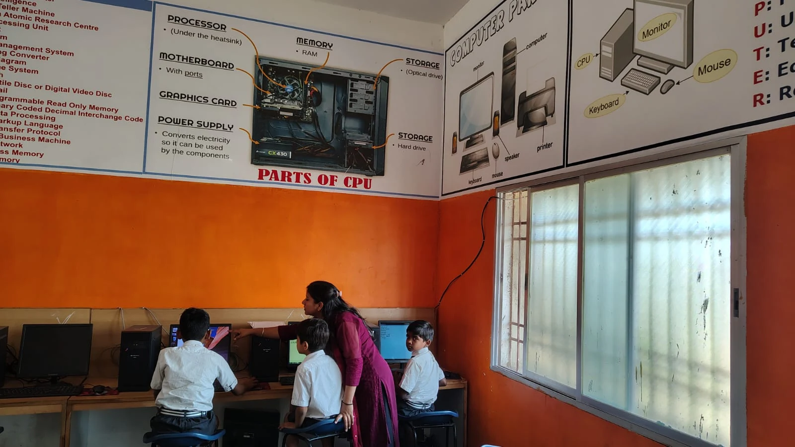 Computer lab at A.K Goyal Public School