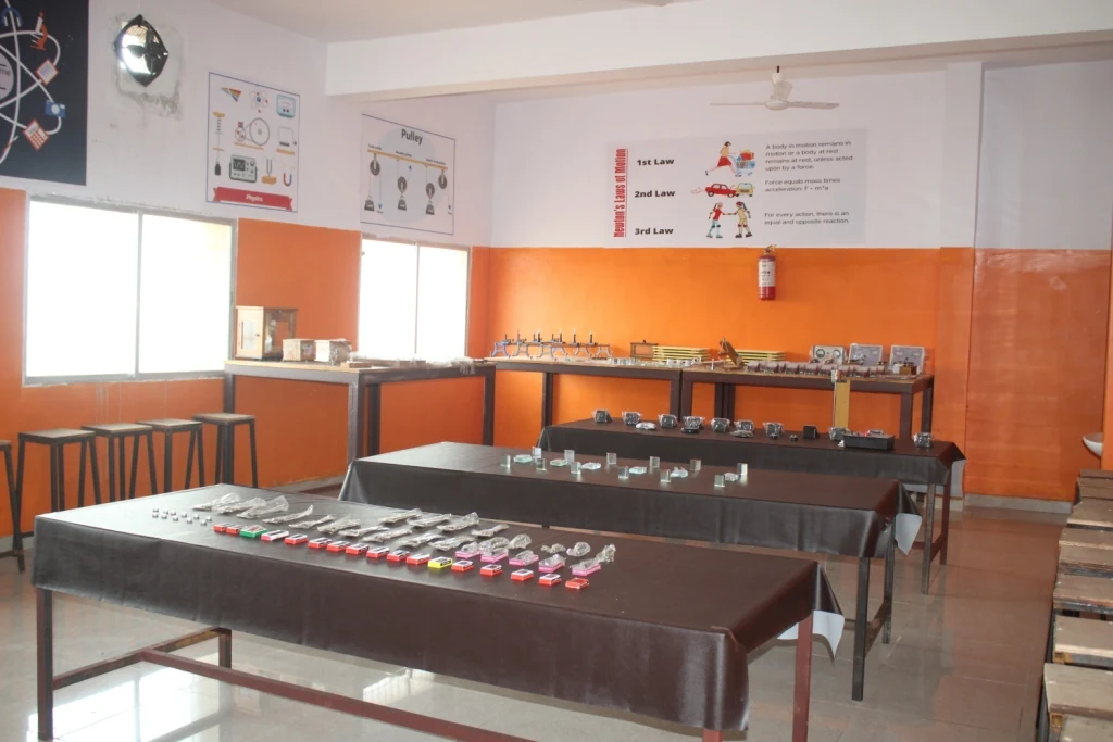 Physics laboratory learning space
